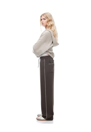 Pantalón Loose Tiro Alto Chocolate Mujer Chocolate