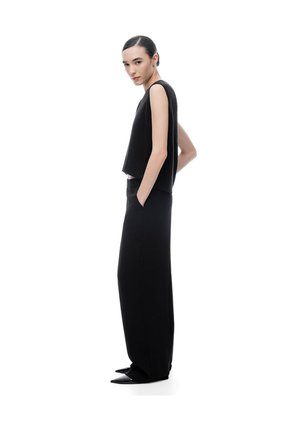 Pantalón Regular Tiro Medio Negro Mujer Negro