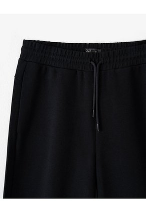 Jogger Tiro Medio Negra Hombre Negro