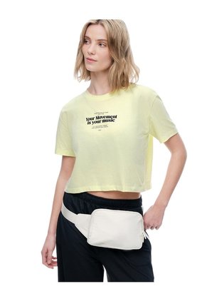 Camiseta Crop Regular Algodón Amarilla Mujer Amarillo
