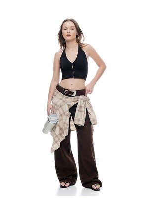 Crop Top Halter Slim Seamless Negra Mujer Negro