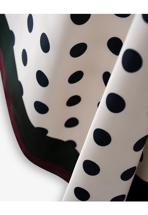 Pañuelo Satín Estampado Puntos Mujer