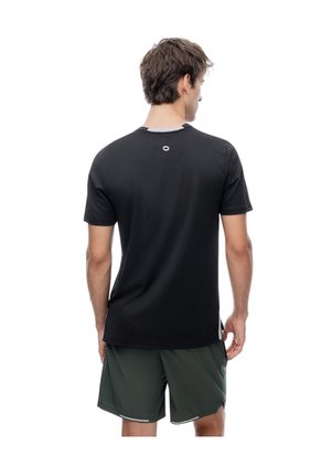 Camiseta Deportiva Control Humedad Negra Hombre Negro
