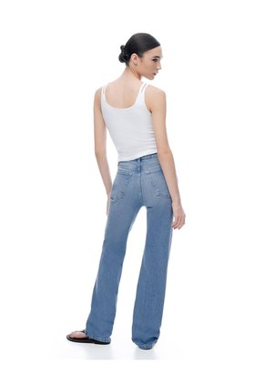 Jean Regular Tiro Alto índigo Medio Mujer Azul