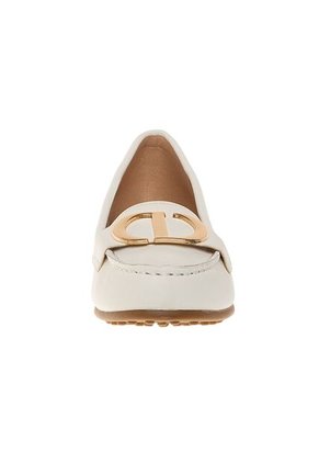 Zapatos Casuales Febee Tipo Mocasín Para Mujer Beige Comfort Plus 210534