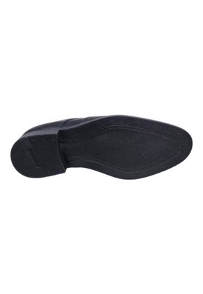 ZAPATO EN CUERO DE AMARRAR PARA HOMBRE