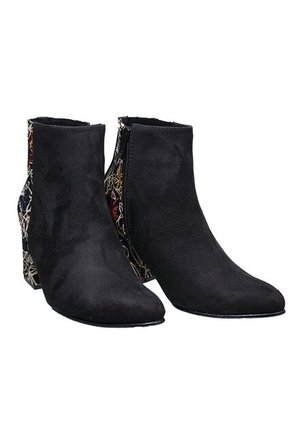 Botín Puntudo Textil Para Mujer Tacón 5 12