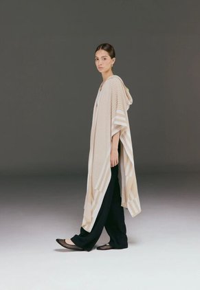 Ruana Taylor - Beige/Marfil - Give
