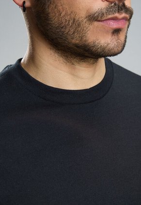 Camiseta GILDAN Negro