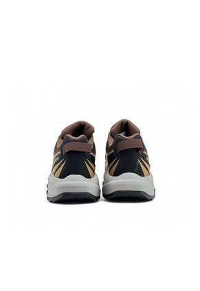 Tenis WATERPROOF Hombre Goodyear Café/Negro SONN LO