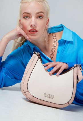 Bolso Manos Libres Palo Rosa-Nude-Plateado GUESS