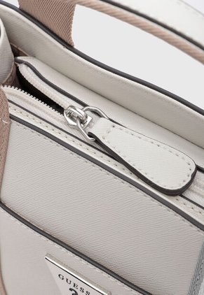 Bolso GUESS Jackie Mini Marfil