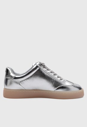 Tenis Lifestyle GUESS Jazlie Plateado