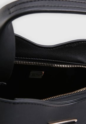 Bolso Negro GUESS