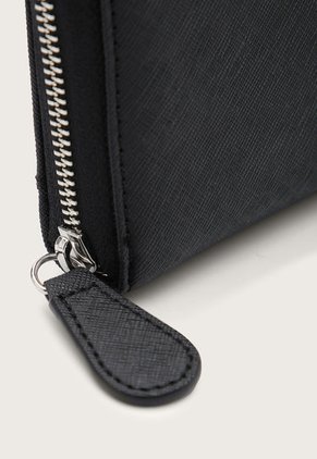 Billetera Negro-Plateado GUESS