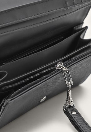 Billetera Negro GUESS