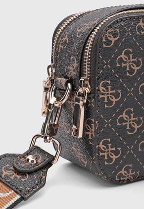 Bolso Manos Libres GUESS Latona Marrón