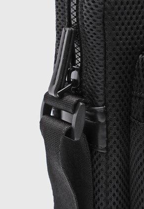 Bolso Manos Libres GUESS Dorian Negro