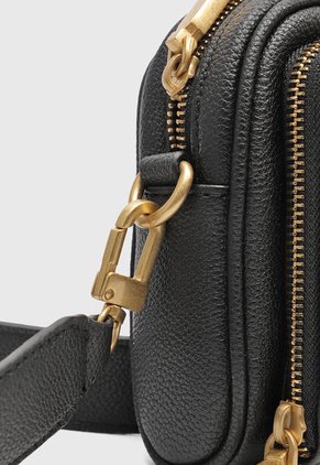 Bolso Manos Libres Negro-Bronce GUESS Cosette