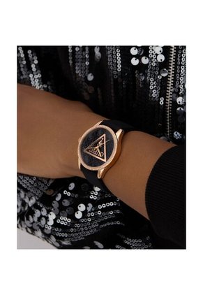 Reloj Guess Mujer Roxy. Silicona Negro GW0942L3