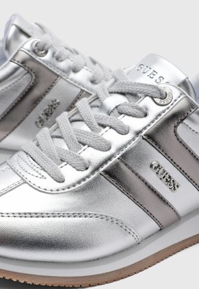 Tenis Lifestyle GUESS Saphia Plateado