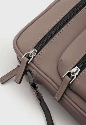 Bolso Manos Libres GUESS Chelvey Taupe