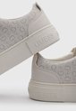 Tenis Lifestyle GUESS Gmakely Gris Claro de Guess