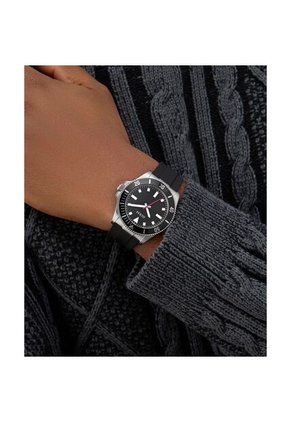 Reloj Guess Hombre Cliff. Silicona Negro GW0969G1