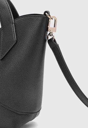 Bolso GUESS Darcy Mini Negro