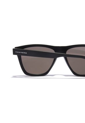 Gafas De Sol HAWKERS Unisex Negro. Modelo ONE LS RAW