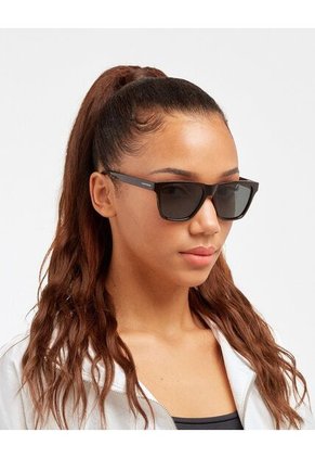 Gafas De Sol Polarizadas Hawkers Hombre Y Mujer ONE LS RODEO. Negro/Gris