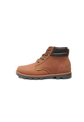 Bota Hombre Outdoor -Herreros- Ganadora Avellana