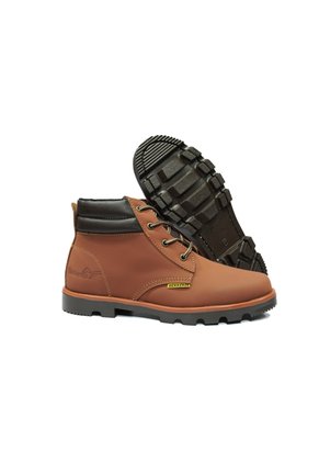 Bota Hombre Outdoor -Herreros- Ganadora Avellana