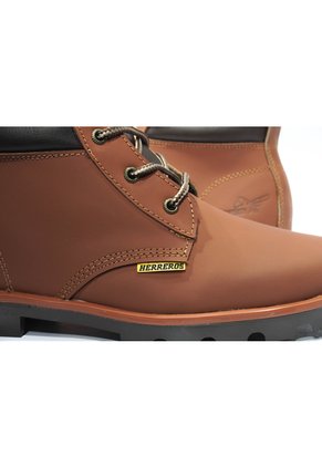 Bota Hombre Outdoor -Herreros- Ganadora Avellana