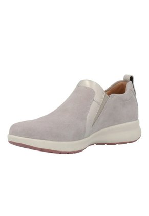 ZAPATO CASUAL HUSH PUPPIES GRIS MUJER SPINAL SLIP ON HP21001112393-670 Hush Puppies