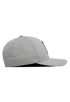 Gorra Independiente Santa Fe Oficial Flexfit 6277 Gris Escudo Vintage