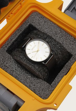 Reloj Negro-Plateado-Dorado Invicta Ángel