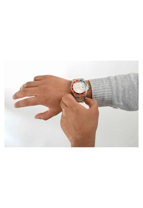 Reloj Invicta Modelo 44707 Oro, Acero Hombre