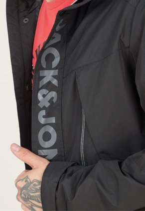 Chaqueta Negro-Blanco Jack & Jones