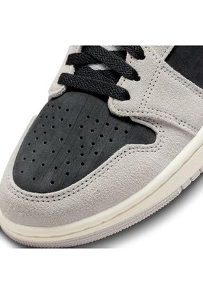 Tenis Mujer Jordan Air 1 Zoom CMFT 2