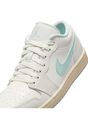 Tenis Mujer Lifestyle Air Jordan 1 Low Blanco
