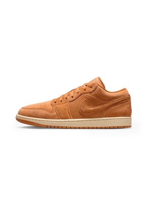 Tenis Air Jordan 1 Low SE Hombre