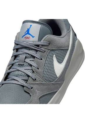 Tenis Hombre Jordan CMFT Era Gris