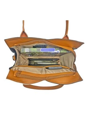Bolso Pechera Hombre Mini Porta Celular Manos Libres Carriel Sport Negro Karla Chacon
