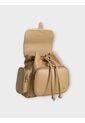 Bolso Maletin Morral Casual Para Mujer Con Herrajes Dorado Karla Chacon Abby Arena de KARLA CHACON