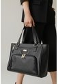 Bolso Tote Con Cosmetiquera Karla Chacon Niah Negro de KARLA CHACON