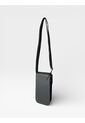 Bolso Bandolera Pequeño Manos Libres Portacelular Karla Chacon Geny Negro de KARLA CHACON