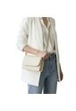 Bolso Manos Libres Casual Karla Chacon Nova Beige de KARLA CHACON