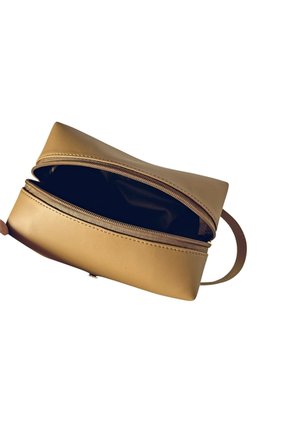Morral Mediano Estructurado Casual Con Cartuchera Karla Chacon