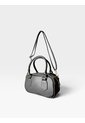 Bolso Boston Tipo Bowling De Mano Con Strap Y Accesorio Karla Chacon de KARLA CHACON